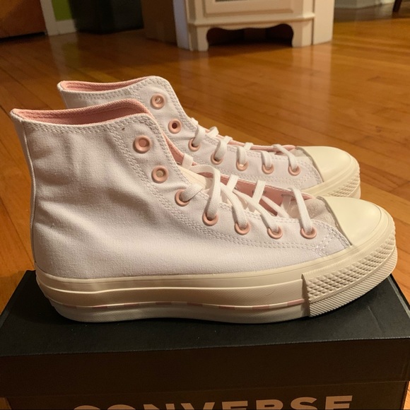 NWT Converse High Top Platform Sneakers Last pair ๐ - Picture 5 of 9